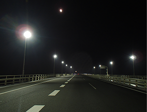 高速道路照明
照明設備、通信設備の施工